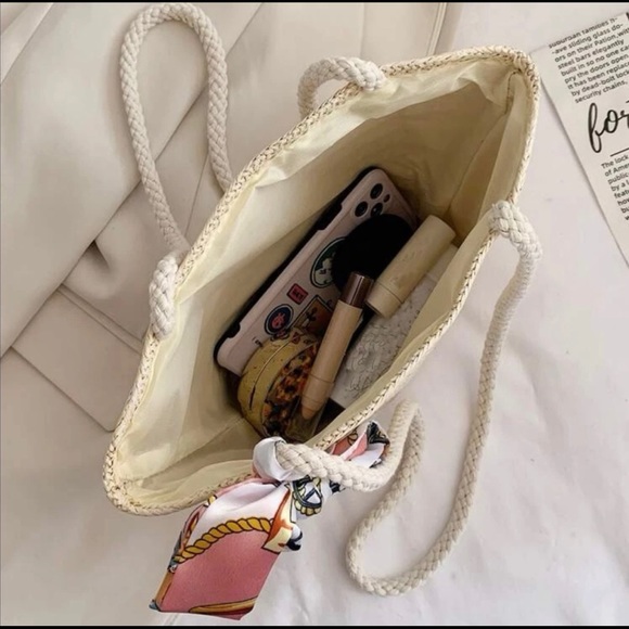 Stellar Designs by Tara Diamond Straw Tote Bag Nautical Satin Ribbon Accent - Picture 4 of 6